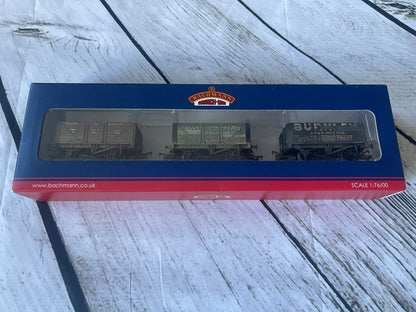 Bachmann 37-095 OO Gauge Triple Pack Northen Private Owner Wagons Weathered